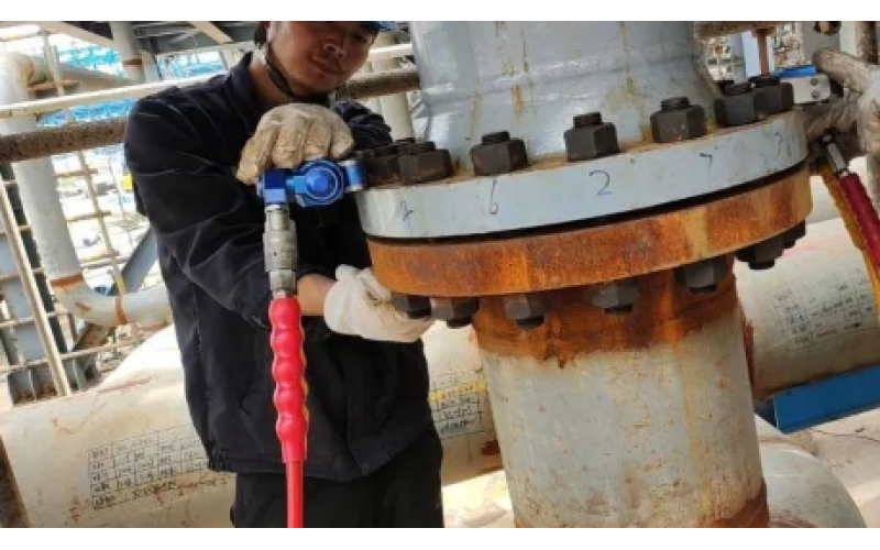 冶金余热回收设备螺栓安装预紧选用KWZK米兰电竞-最专业的电子竞技门户液压力矩扳手